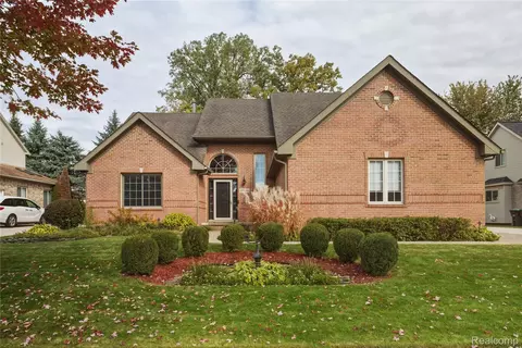 21536 Hunter Cir N, Taylor, MI 48180