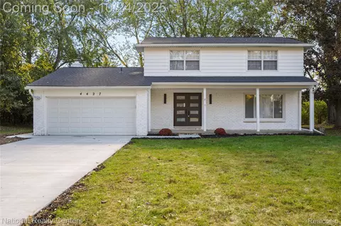 4427 Westover Dr, West Bloomfield, MI 48323