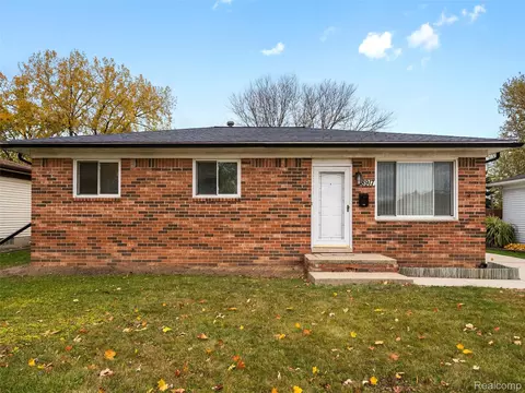 18917 Martin Rd, Roseville, MI 48066
