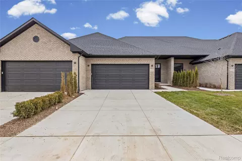 21955 Deer Brook Dr #3, Southfield, MI 48075