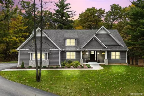 771 Harmony Hills Pkwy, Oxford, MI 48371