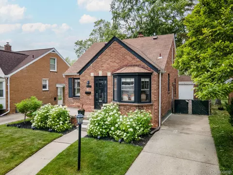 632 S Edison Ave, Royal Oak, MI 48067