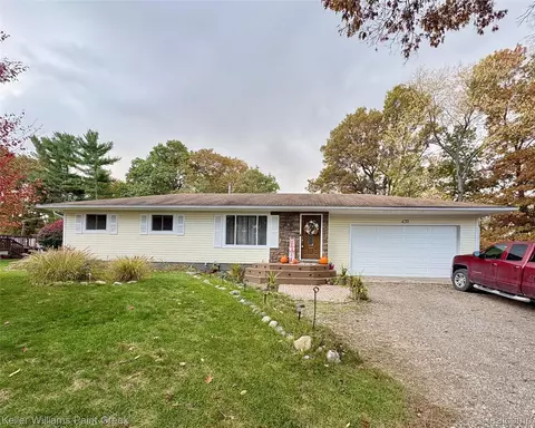 420 Dons Ct, Ortonville, MI 48462