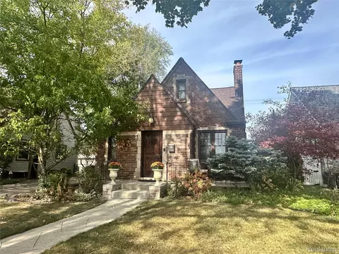 522 W Lincoln St, Birmingham, MI 48009