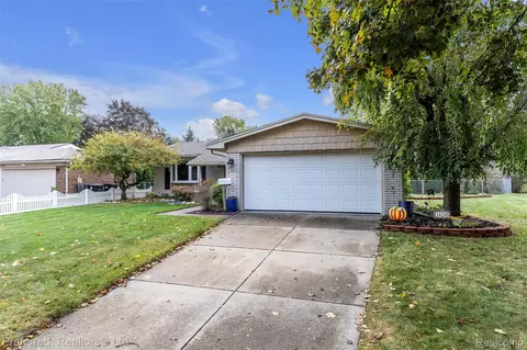 14285 Adams St, Livonia, MI 48154