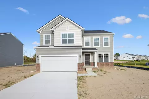 54375 Heron Cir, Chesterfield, MI 48047