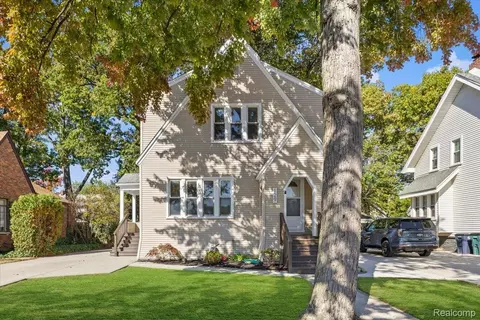 129 E Maryland Ave, Royal Oak, MI 48067