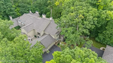 1109 Ivyglen Cir, Bloomfield Hills, MI 48304