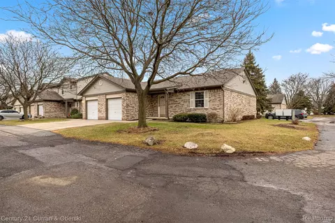 14823 Paris Ct, Allen Park, MI 48101