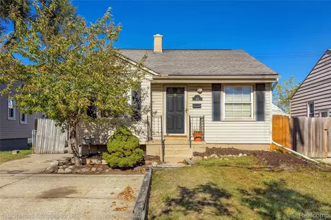1451 E 14 Mile Rd, Birmingham, MI 48009
