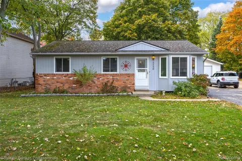 2580 Longview Ave, Rochester Hills, MI 48307