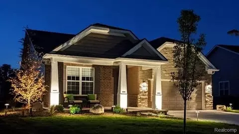 27176 Walloon Way, Brownstown, MI 48134
