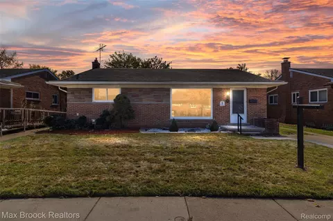1751 Chaucer Ave, Madison Heights, MI 48071