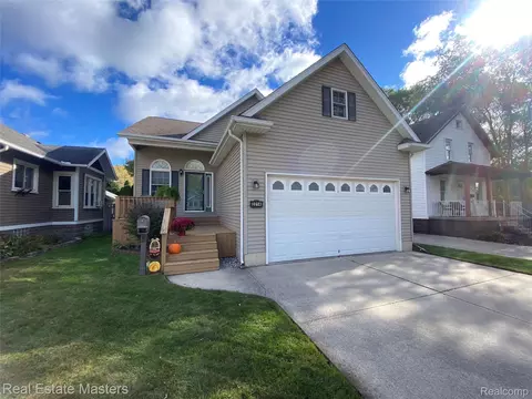 3214 Poplar St, Port Huron, MI 48060