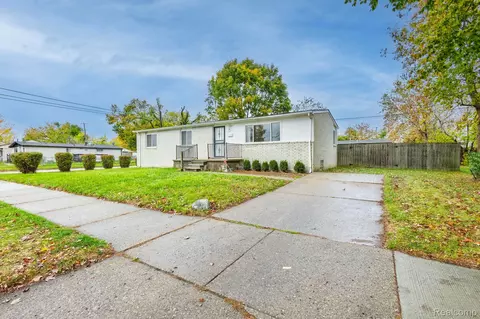 167 N Broadway St, Mount Clemens, MI 48043