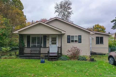 219 Elm Rd, Webberville, MI 48892 photo 1