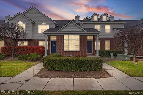 23102 Alexa, Commerce, MI 48390