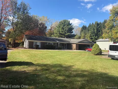 5142 Berneda Dr, Flint, MI 48506