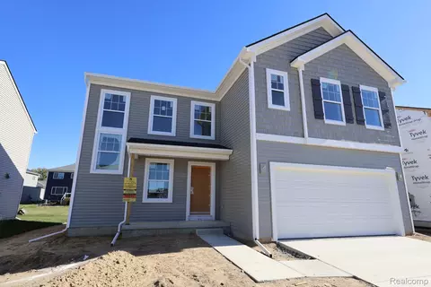 376 Edge Brook Dr, Holly, MI 48442