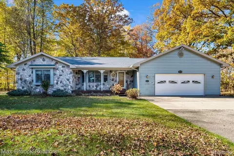 1829 Farnsworth Rd, Lapeer, MI 48446