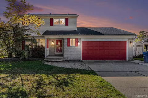 27023 Clairview Dr, Dearborn Heights, MI 48127