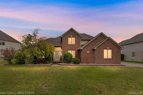 4825 Maceri Cir, Sterling Heights, MI 48314