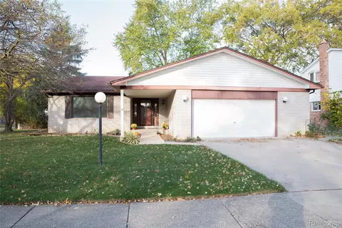 21664 Hall Rd, Woodhaven, MI 48183