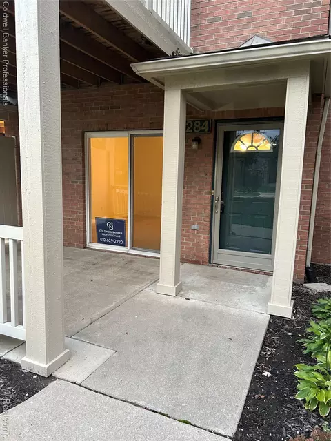 284 Marigold Cir, Westland, MI 48185