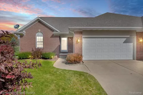 13303 Spruce Ct, Linden, MI 48451