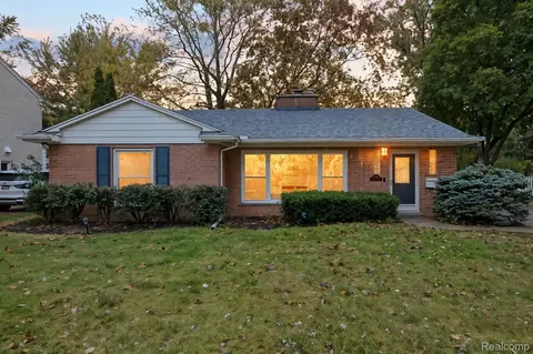 32463 Sheridan, Beverly Hills, MI 48025