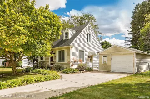 1433 Royal Ave, Royal Oak, MI 48073