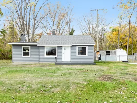 1979 Allen Rd, Kimball, MI 48074
