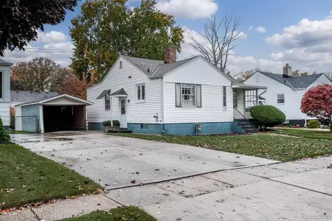 2913 11th Ave, Port Huron, MI 48060