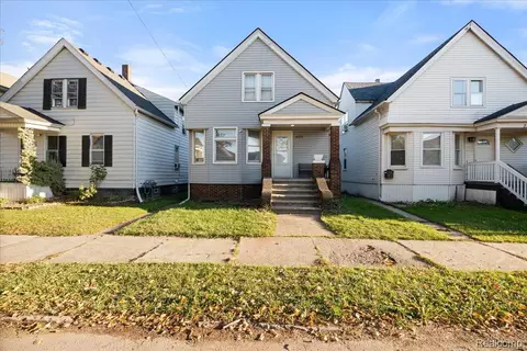 2270 Edwin St, Hamtramck, MI 48212