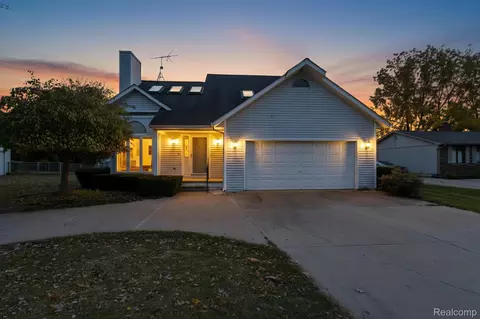5071 June Dr, Almont, MI 48003