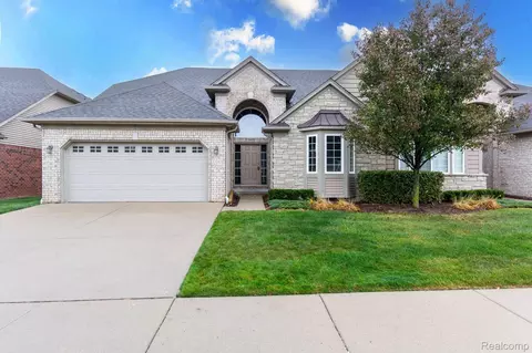 30493 Berghway Trl, Warren, MI 48092
