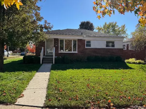 3235 N Margarette Ct, Trenton, MI 48183