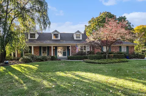 4597 Broughton Dr, Bloomfield Hills, MI 48301