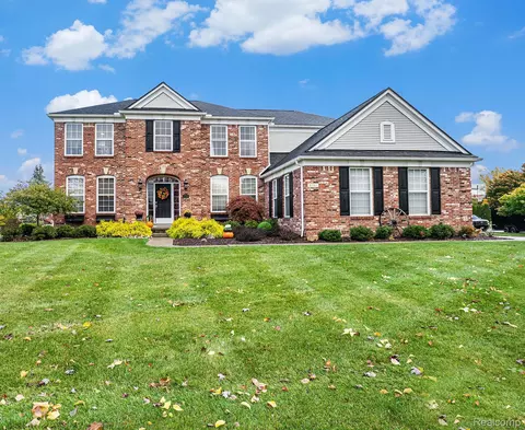 8381 Oxford Ln, Grand Blanc, MI 48439