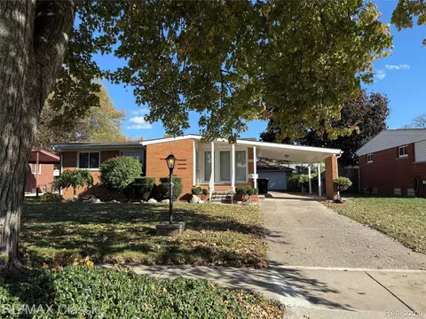 10025 Buckingham Ave, Allen Park, MI 48101