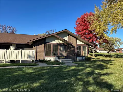 40390 Newport Dr #60, Plymouth, MI 48170