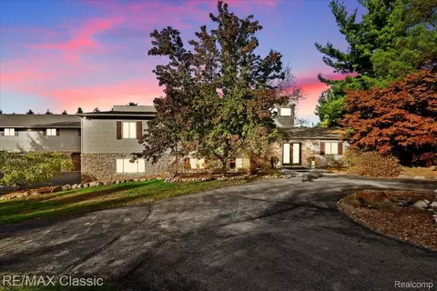 2345 E Commerce Rd, Milford, MI 48381