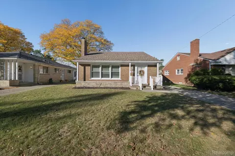 18441 Warrington Dr, Detroit, MI 48221