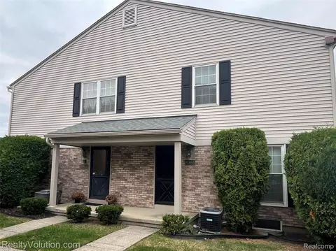 15854 Charleston Dr, Clinton Township, MI 48038