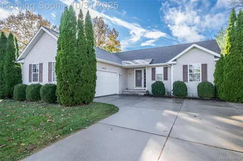 7036 Glen Oak Dr, Grand Blanc, MI 48439