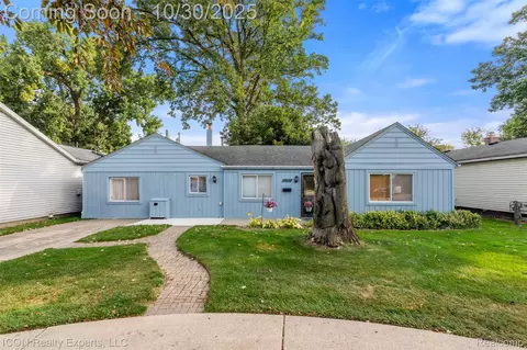 19076 E 13 Mile Rd, Roseville, MI 48066