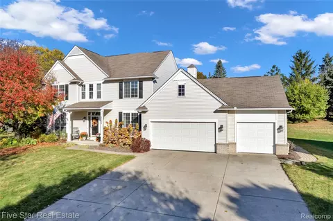 3268 Cranbrook Ct, Orion, MI 48359