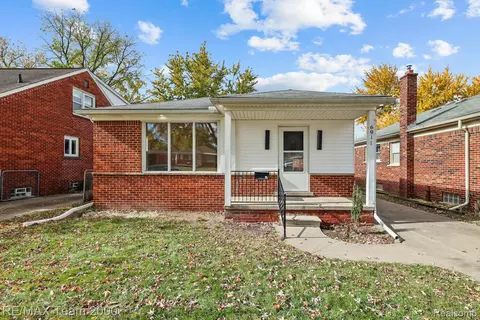 6911 Colonial St, Dearborn Heights, MI 48127
