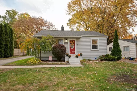1550 Quinif Dr, Walled Lake, MI 48390