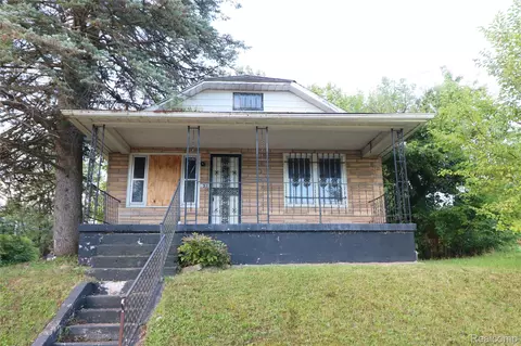 946 E Bundy Ave, Flint, MI 48505